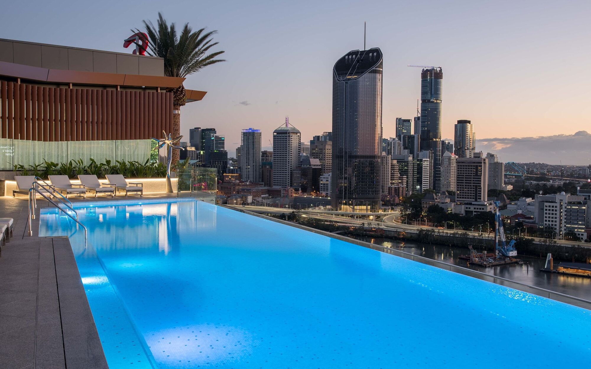 فندق إمبوريام ساوث بانك بريزبين المظهر الخارجي الصورة The rooftop pool at the Emporium Hotel South Bank